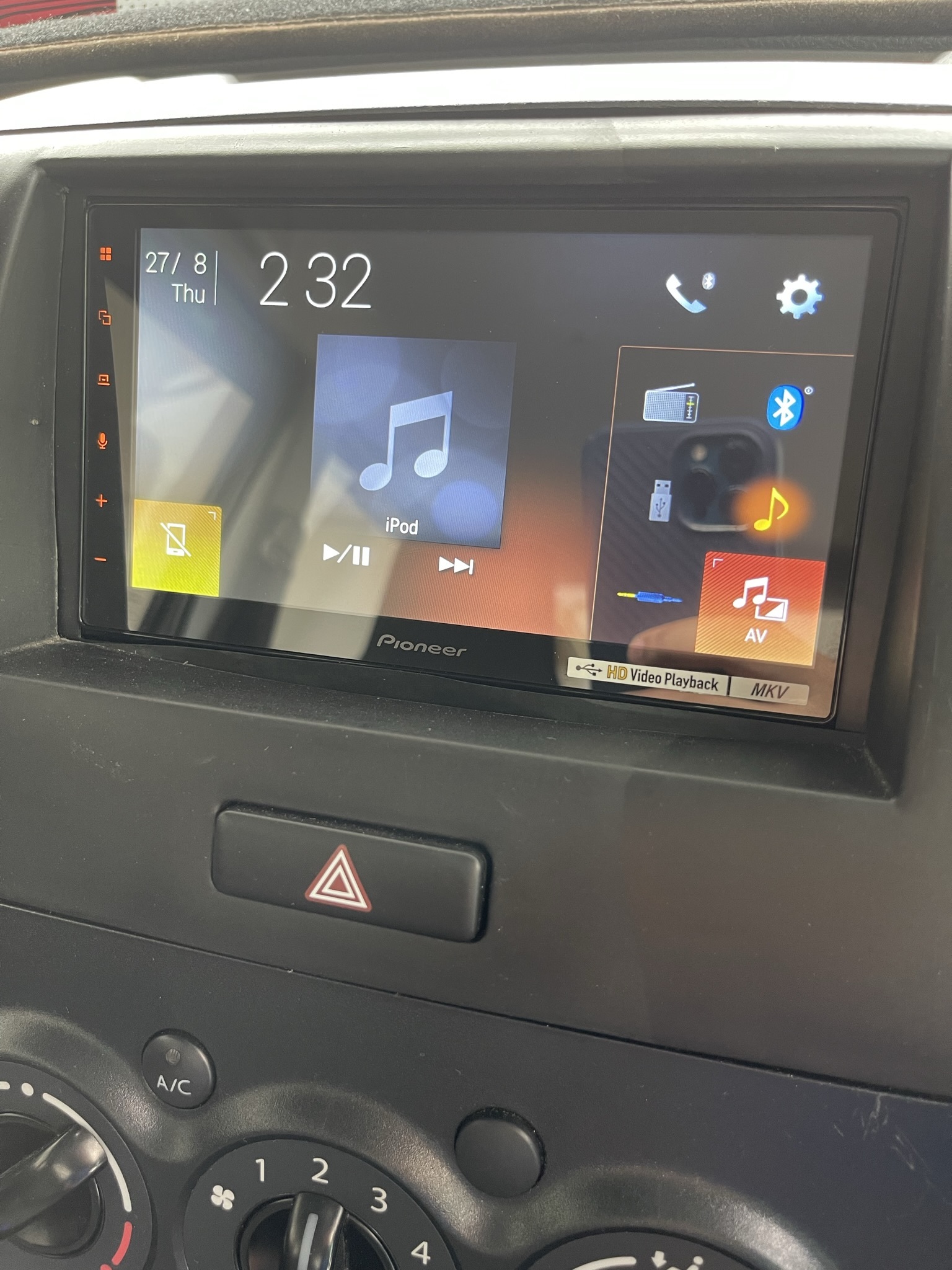 [SOLD] Pioneer DMHZ5350BT Head unit